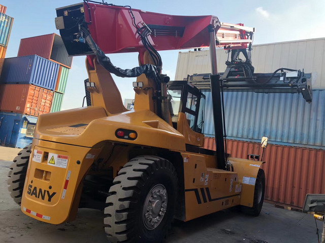 集裝箱吊裝.jpg 集裝箱吊裝.jpg